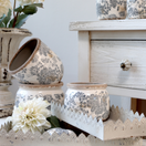 METALLITARJOTIN, ANTIIKIN KERMANVALKOINEN 39,5x17 cm (Iso)