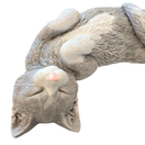 KORISTE NUKKUVA KISSA 33 cm (selällään)