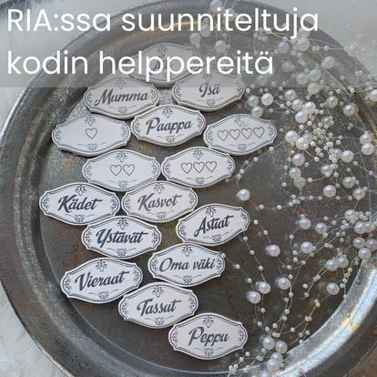 RIA-kyltit ja pyyhenipsut