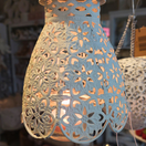 COUNTRY LACE, ROIKKUVA TUIKKUVALAISIN ANTIIKIN KERMANVALK. 18x12,5 cm