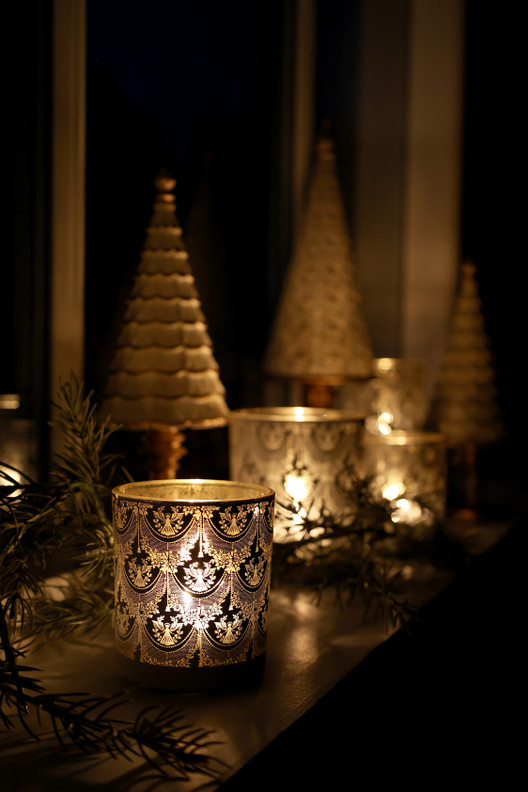 HURRIKAANI PITSIKUVIOLLA, LASIA 8x7 cm