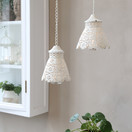 COUNTRY LACE, ROIKKUVA TUIKKUVALAISIN ANTIIKIN KERMANVALK. 18x12,5 cm