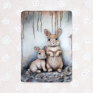 POSTIKORTTI A6, EMON SUOJISSA