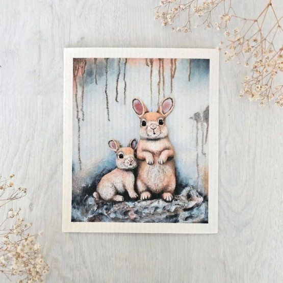 TISKIRÄTTI, EMON SUOJASSA