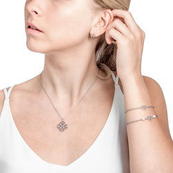 Lumoava Helmi keltakulta korvakoru L74194100000	