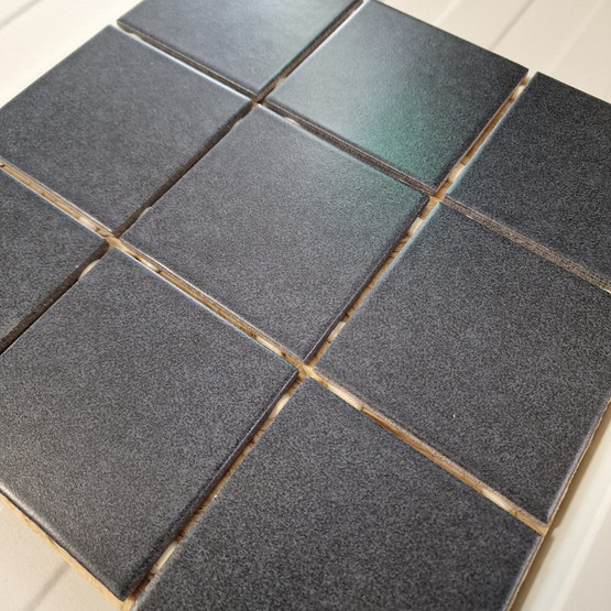 Asta Black matta 10x10 cm lattialaatta