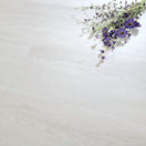 Lapinnoidan lumikide vinyylilankku (integroitu askeläänieriste)