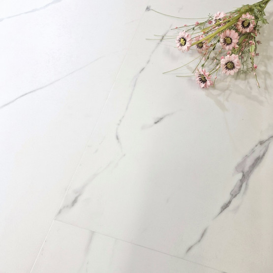 Pohjanneidon marmorikivi vinyylilaatta (integroitu askeläänieriste)