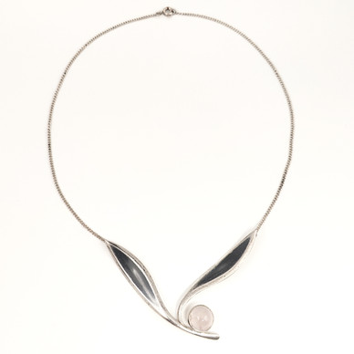 Kupittaan Kulta oy |  Elis Kauppi | Rose Quartz Necklace | 813 Silver -59