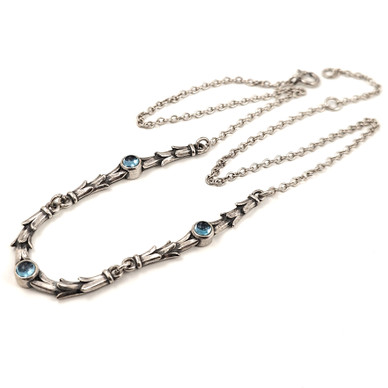 Kalevala Koru | Juulia -Kääty | topaasit | Kaulakoru | Hopeaa