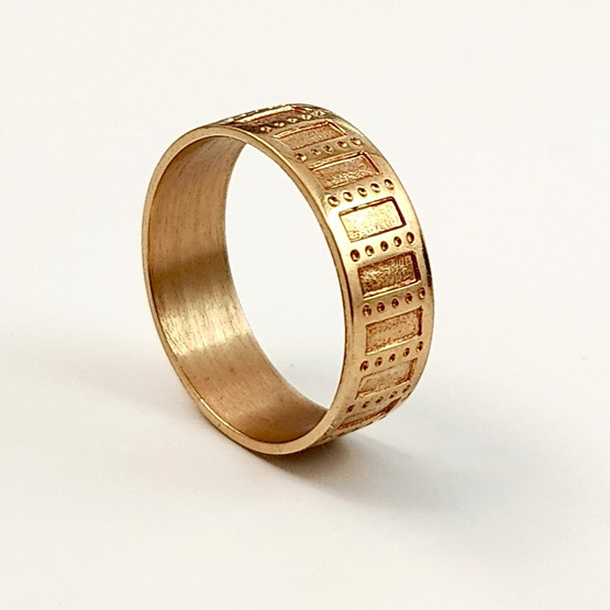Kalevala Koru, Metsäpirtti / Legenda-Sormus, 18k Kultaa 
