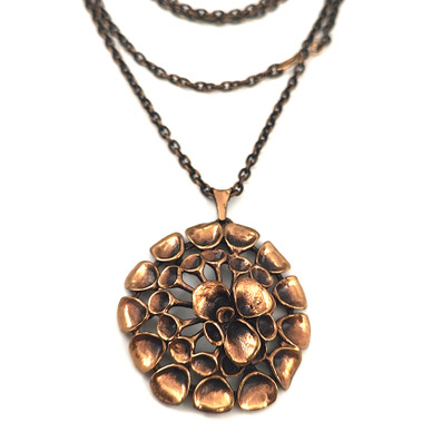 Valo-koru | Hannu Ikonen | pyöreä Jäkälä Riipus | Kaulakoru Pronssia