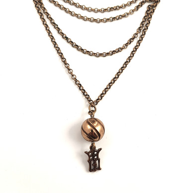 Kalevala Koru | Neitsyt Marian Monogrammi | kaulakoru | Pronssia