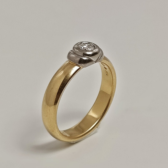 Kalevala koru | 19mm | Ikikulta Timanttisormus | Briljanttihiottu 0.28 ct | 18k Kultaa -98