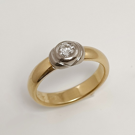 Kalevala koru | 19mm | Ikikulta Timanttisormus | Briljanttihiottu 0.28 ct | 18k Kultaa -98