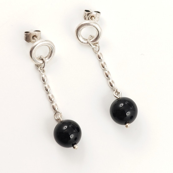KK, Kalevala Koru | Mari Saari | Pore Korvakorut | onyx kivet | Hopeaa