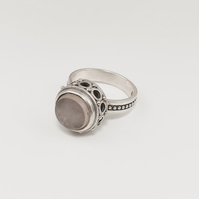 Kalevala Jewelry | design by Kai Lindström | Ring-1515| Rose Quartz | Silver