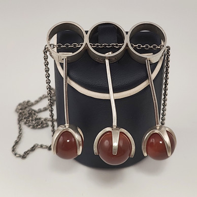 Kupittaan kulta , Elis Kauppi , Pendant , 3x carnelian , Silver -65