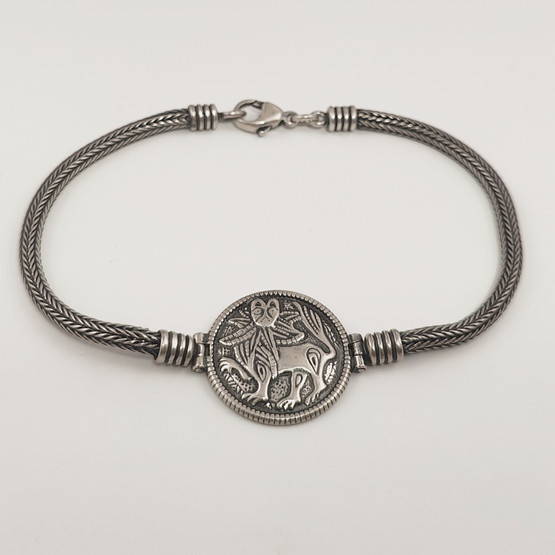 Kalevala Koru | Aurinkoleijona Rannekoru |  Amuletti | Hopeaa 