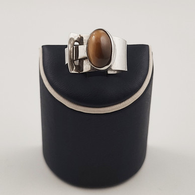 Kupittaan kulta oy | Elis Kauppi | Tiger eye | Ring | Silver -61