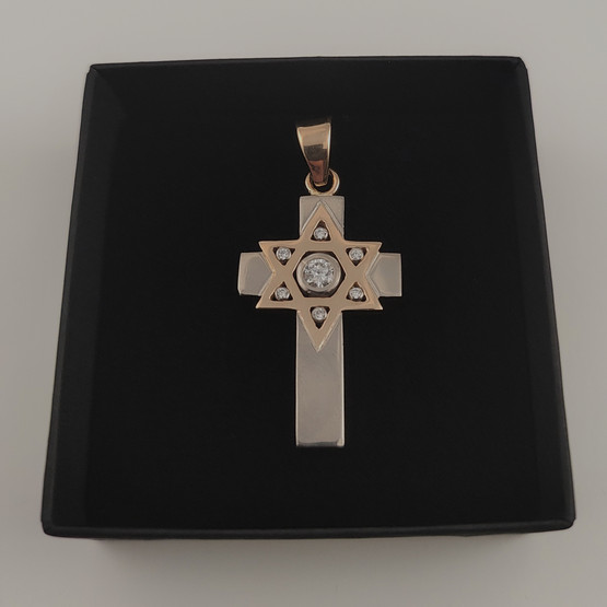 Huikea Ristiriipus Timanteilla | yht 0,47ct  | 585 Kultaa 