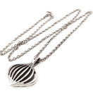 Lumoava koru | VÄRE Riipus | Kaulakoru | Hopeaa 