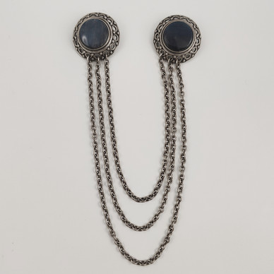 Kalevala koru | Kai Lindström | Solki / kauluskoru -1515 | Hopeaa