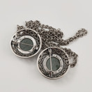 Kalevala koru | Kai Lindström | Solki / kauluskoru -1515 | Hopeaa