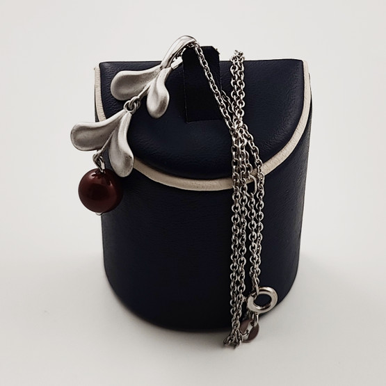 FF/ Finnfeelings |  Puolukka Riipus | kaulakoru | 925 Hopeaa