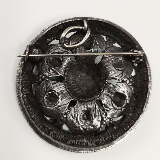 Vintagekoru | Norjalainen Tinasolki | Rintakoru / Riipus.