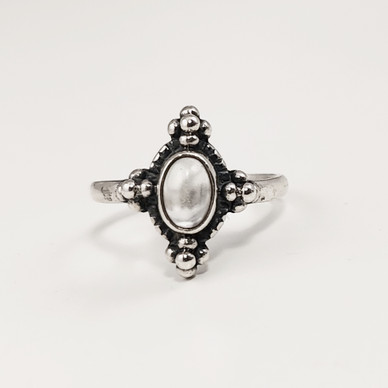 Kalevala Koru | Kiviaarteistoa -Sormus | kirkas kivi | Hopeaa