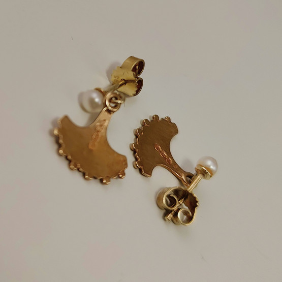 Kalevala Koru | MUISTO Korvakorut helmillä | 14k kultaa