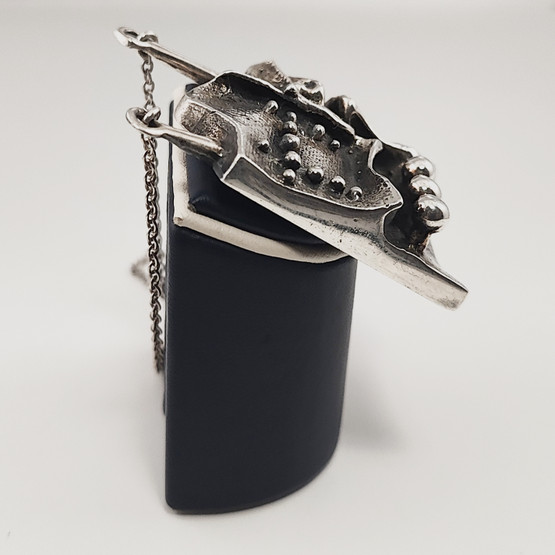 Valo-koru | Hannu Ikonen | Kaulakoru | Hopeaa -71