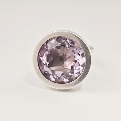 Kupittaan Kulta oy | Elis Kauppi | Ring  with green stone | 916 Silver -64