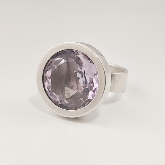 Kupittaan Kulta oy |  Elis Kauppi |  Sormus Ametistilla | Hopeaa -64