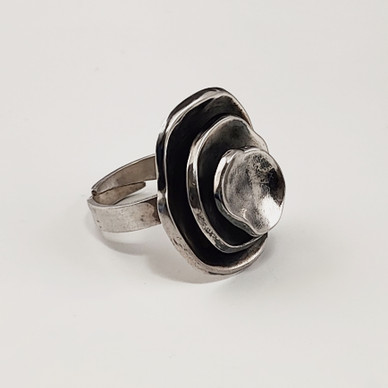 Kultakeskus oy | Design Liisa Vitali | GARDENIA Ring | Silver -74