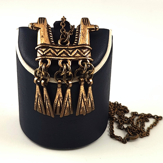 Kalevala Koru | Kaksipäinen hevonen | Kaulakoru |  Pronssia