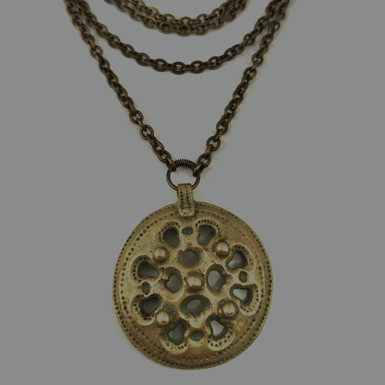 Kalevala koru | Pielisjärven riipus | Kaulakoru | Pronssia