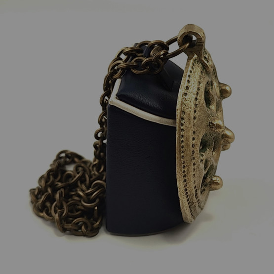 Kalevala koru | Pielisjärven riipus | Kaulakoru | Pronssia