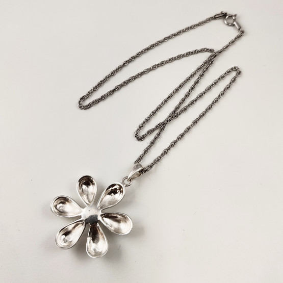 Timanttiset oy | Kukka -Riipus  | Kaulakoru kirkkaalla kivellä| Hopeaa