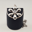 Timanttiset oy | Kukka -Riipus  | Kaulakoru kirkkaalla kivellä| Hopeaa