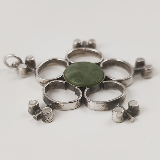 Kultateollisuus oy | JORMA LAINE | Kromimarmori riipus  |  Hopeaa -75