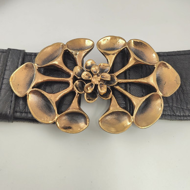 Valo-koru | Hannu Ikonen | JÄKÄLÄ Vyönsolki | Vyö | Nahkaa & Pronssia