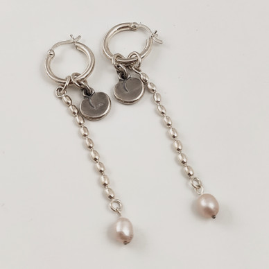 Kalevala Koru | Vanamo korvakorut | roosat helmet | Hopeaa