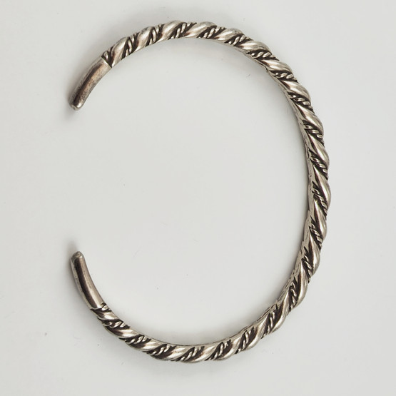 Kalevala Koru | Halikon Lampolan Kierrekoru |  Rannekoru | Hopeaa 