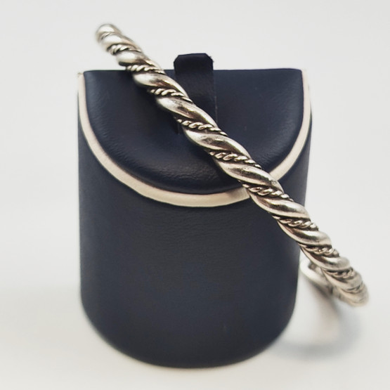 Kalevala Koru | Halikon Lampolan Kierrekoru |  Rannekoru | Hopeaa 