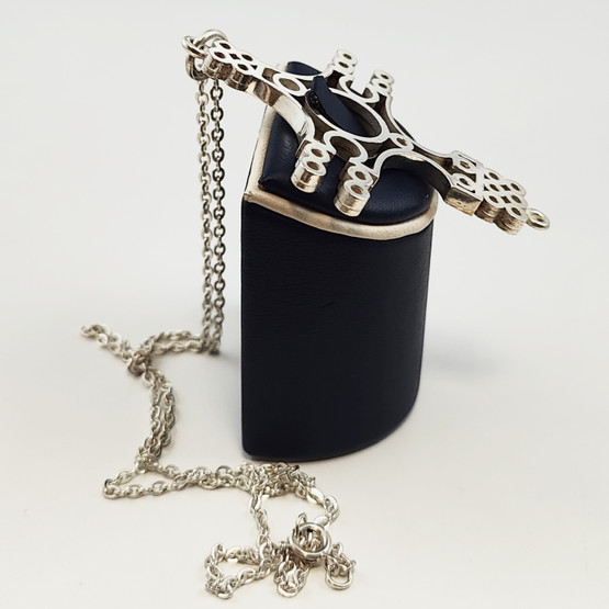 Kultasepät Salovaara ky | K.Sara |(iso) RistiRiipus | Kaulakoru | 925 Hopeaa