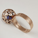 NW | Liisa Vitali | Leppäkerttu sormus | Kalsedoni | 14k kultaa | -72