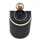 NW | Liisa Vitali | Leppäkerttu sormus | Kalsedoni | 14k kultaa | -72