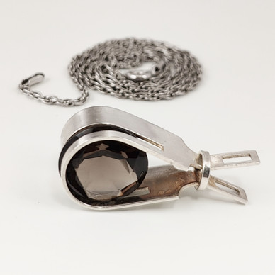 Kultasepät Salovaara ky | K.Sara | Savukvartsi Riipus | Kaulakoru | Hopeaa